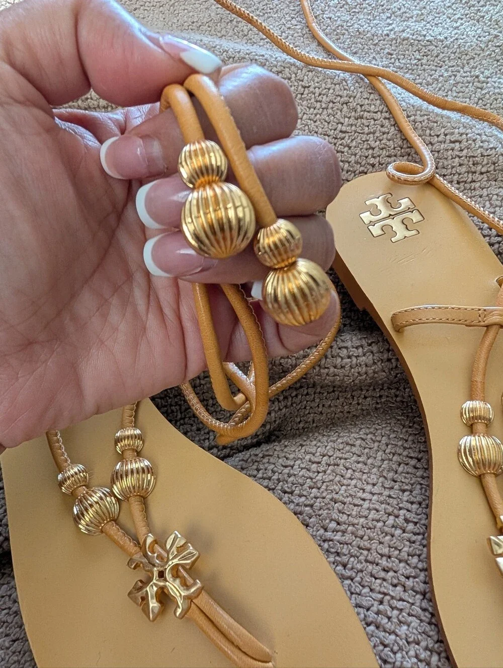 Tory Burch Capri Sandals Thong Mustard Yellow Gold Wrap-around Ankle Straps Sz 7